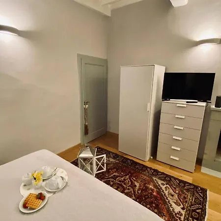 Apartment Sisters'home